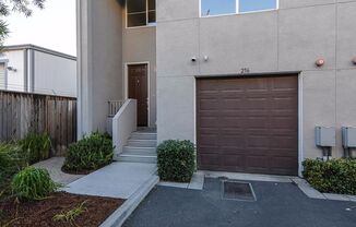 Spacious 3-Story Home, A/C, 3 Master Suites, Great Japantown Location!