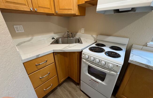 Unit Available in OAKLAND