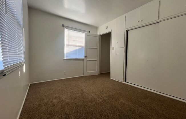 2 beds, 1 bath, $1,900