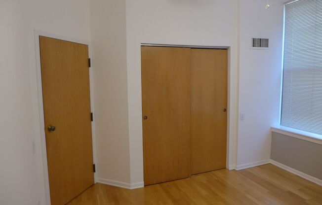 1 bed, 1 bath, 725 sqft, $2,050, Unit 06B