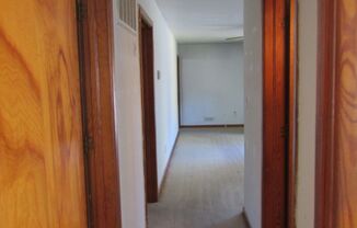 3 beds, 1 bath, $1,595