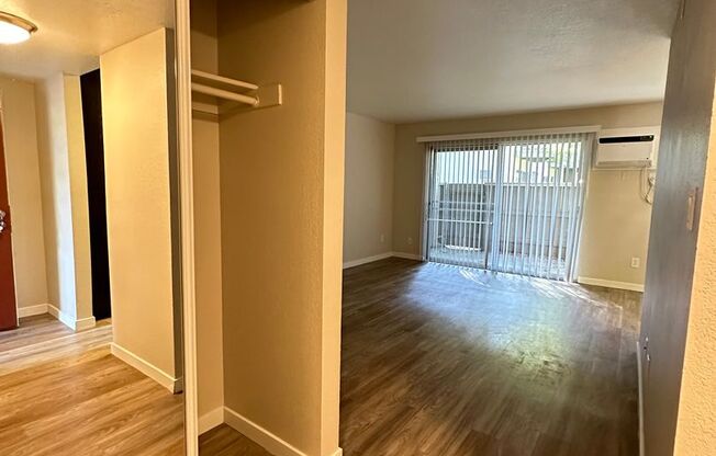 2 beds, 1 bath, 830 sqft, $1,950, Unit 16