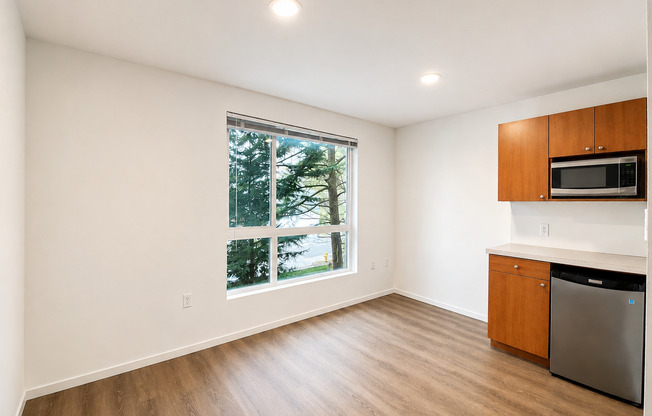 Studio, 1 bath, 176 sqft, $1,095, Unit 4306