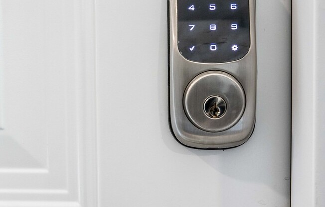 2 beds, 2 baths, 1,070 sqft, $1,390, Unit 303 - Alder