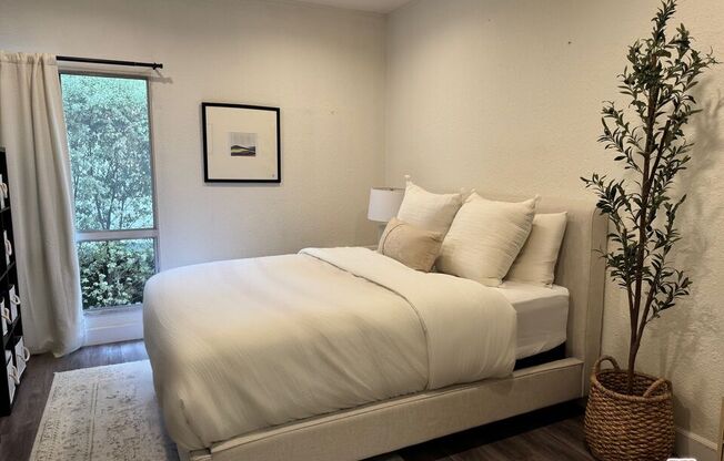 1 bed, 1 bath, 693 sqft, $3,000, Unit 228