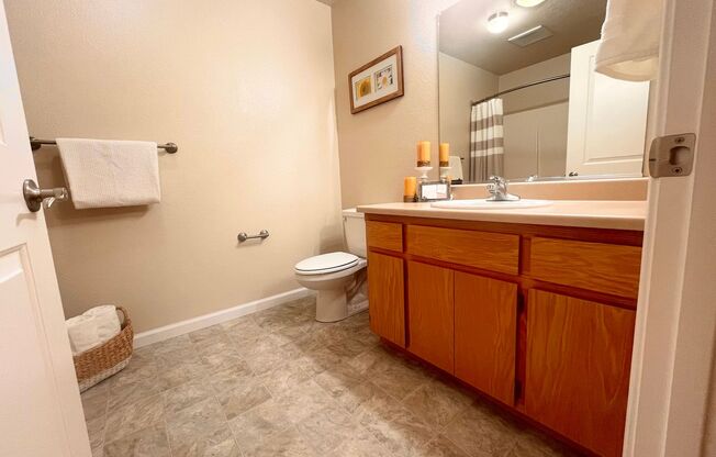 1 bed, 1 bath, 650 sqft, $1,295, Unit 013