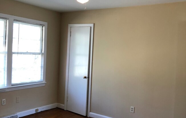 3 beds, 1 bath, $1,400