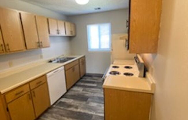 2 beds, 2 baths, 856 sqft, $869, Unit 2827-1817