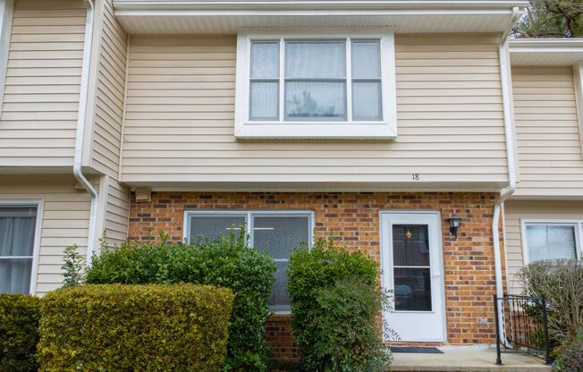 Renovated Townhome Near UNC, Downtown, flexible lease term available!