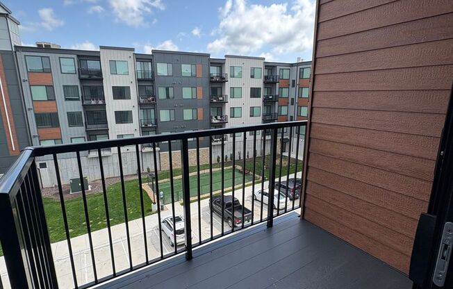 1 bed, 1 bath, 667 sqft, $1,299, Unit 427