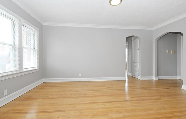 2 beds, 1 bath, $1,800, Unit 957-3