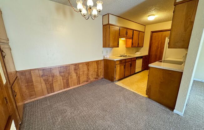 2 beds, 1 bath, $1,000