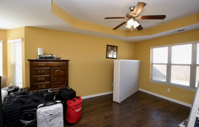 3 beds, 2 baths, $2,000