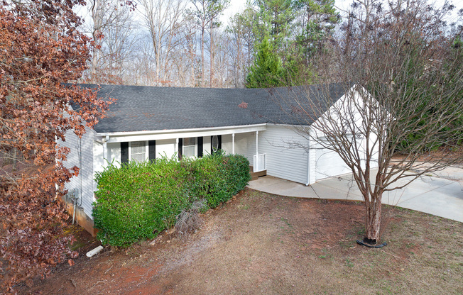 Charming 3-Bedroom Ranch Home with Deck and Spacious Backyard in Covington, GA