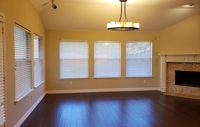 Frisco, 4 beds house -Located next Main st & Preston,