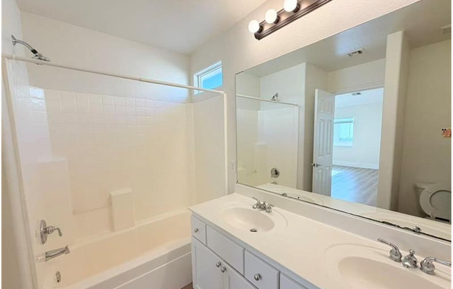 4 beds, 3 baths, $2,400