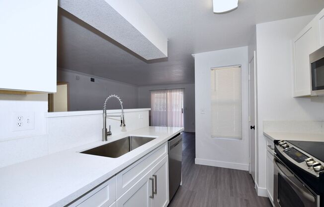 Move-In Ready Upgraded 1 Bed • 1 Bath Condo – Copper Sands (Southwest)