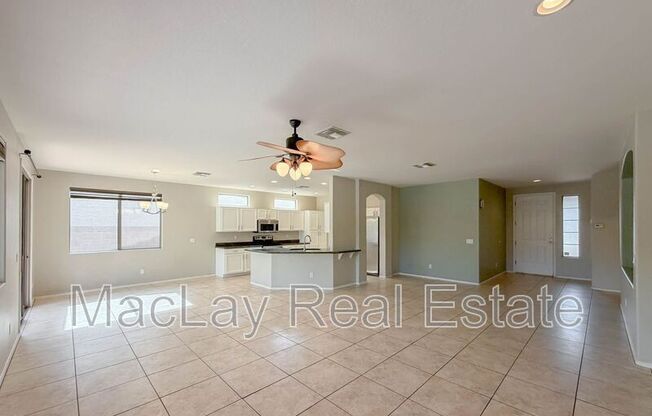 203 W CEDAR DR