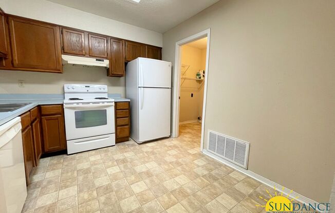 Nice 2 Bedroom Unit Close to Both Bases