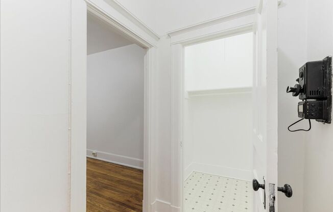 Studio, 1 bath, 332 sqft, $925, Unit 308