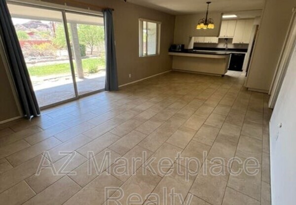 125 E PAPAGO DR
