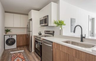 1 bed, 1 bath, $2,495, Unit 418