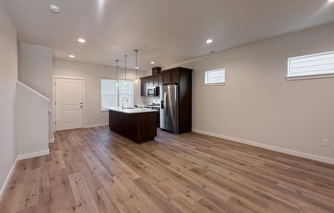 RENT SPECIAL: ½ Off First Full Month's Rent With One Year Lease! ~ Shetterly 352