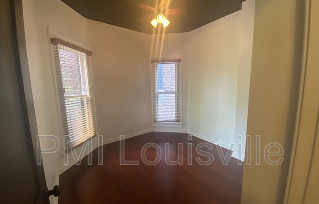 2 beds, 2 baths, 2,132 sqft, $1,350