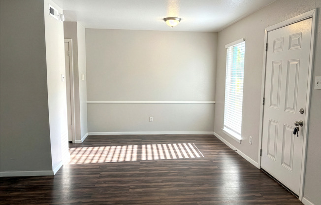 1 bed, 1 bath, 730 sqft, $775, Unit 061