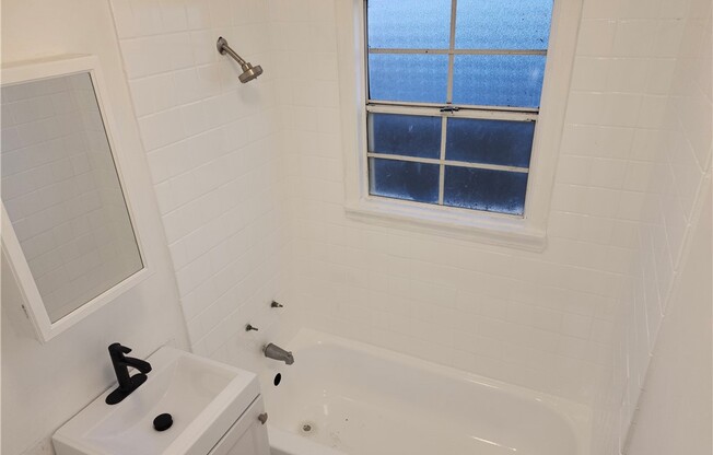 5913 1/2 S WILTON PL