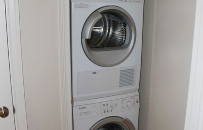 1 bed, 1 bath, 676 sqft, $2,695, Unit 619