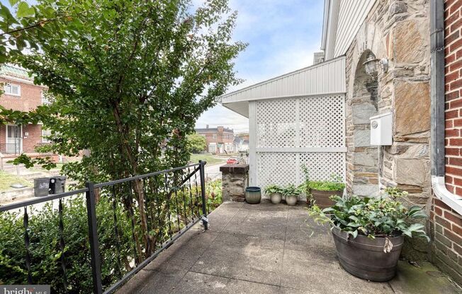 Adorable 3 bed 2 bath Dundalk rowhome