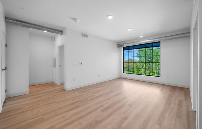 2 beds, 2 baths, 965 sqft, $1,600, Unit 332