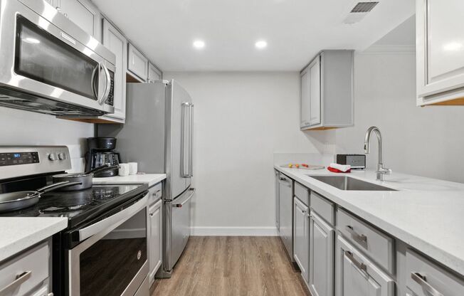 Furnished Optional 3 bed 2 bath Townhome