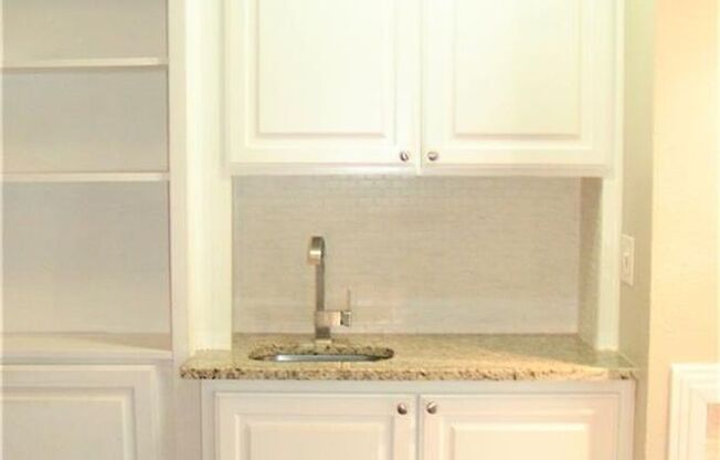 Beautiful Updated Two Story Townhouse In GREAT LOCATION