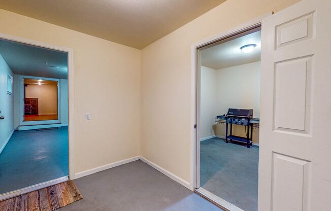 2 beds, 1 bath, $2,500