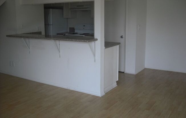 Nicely Upgraded 2 bedroom Townhouse