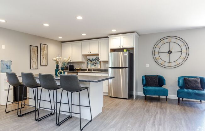 2 beds, 2 baths, 1,000 sqft, $1,325, Unit 303