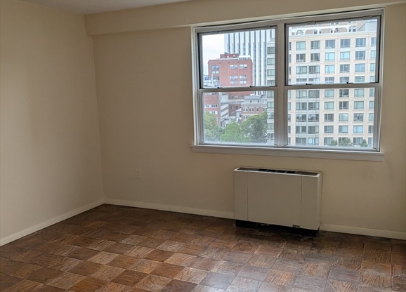 3 beds, 2 baths, 1,413 sqft, $3,500, Unit 9H