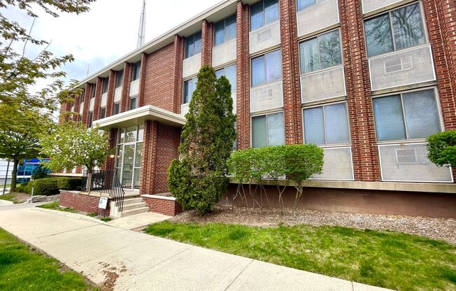 1320 E Capitol Drive