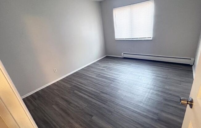 1 bed, 1 bath, 560 sqft, $795, Unit 605-28