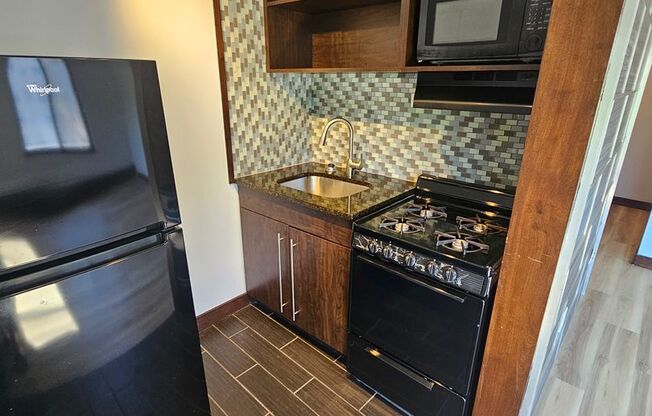 Studio, 1 bath, 352 sqft, $975, Unit 316-603