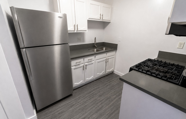 2 beds, 1 bath, 915 sqft, $2,098, Unit 303