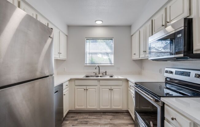 2-bedroom, 2-bathroom duplex ~ Arlington