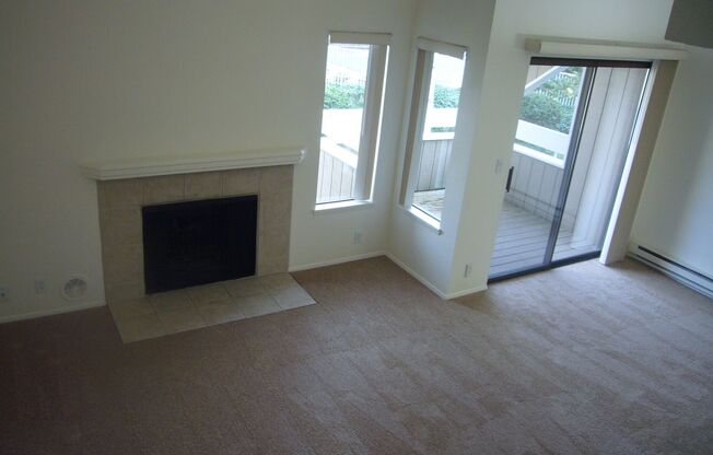 1 bed, 1 bath, 834 sqft, $1,475, Unit 902