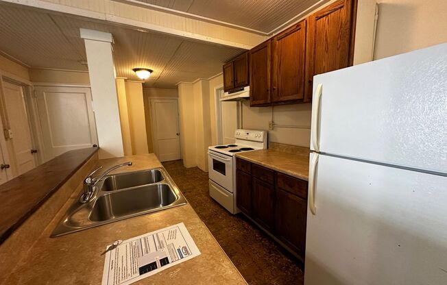 2 Bedroom Walkable to Campus Pre-Leasing for August!