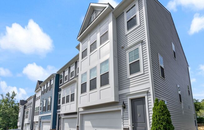 Stunning End-Unit Townhome!