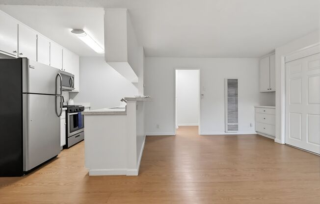 Studio, 1 bath, 476 sqft, $1,795, Unit 07