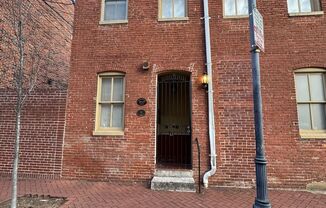 Cozy Loft in Historic Fells Point's Broadway Square