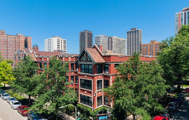 3 beds, 2 baths, 1,150 sqft, $3,300, Unit 1062-1st Floor